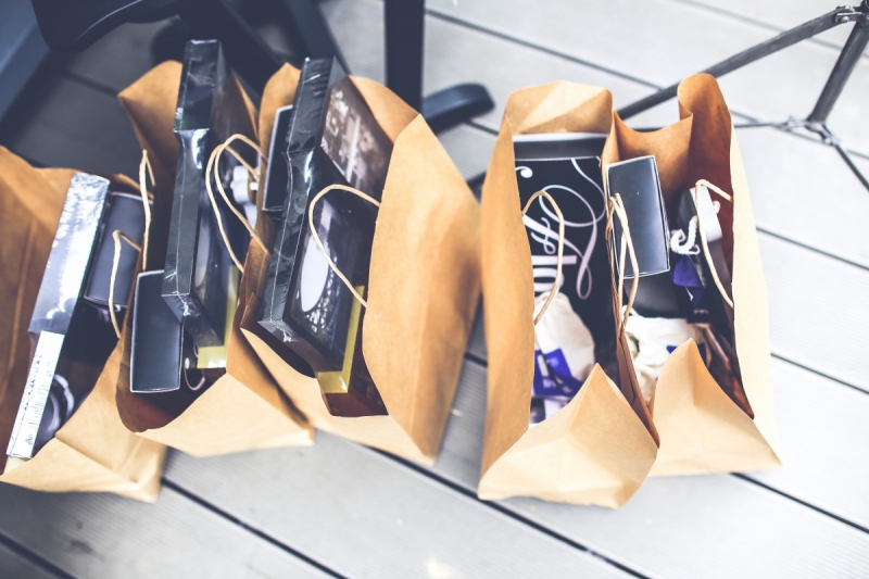 ecommerce-MAZAUGUES-min_shop_shopping_bags_gift_brown_blank_market_product-722676